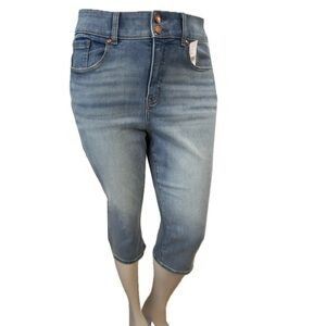 NWT Lane Bryant Cropped Capri Jeans New Stretch Smoothing Panel Waistband 16